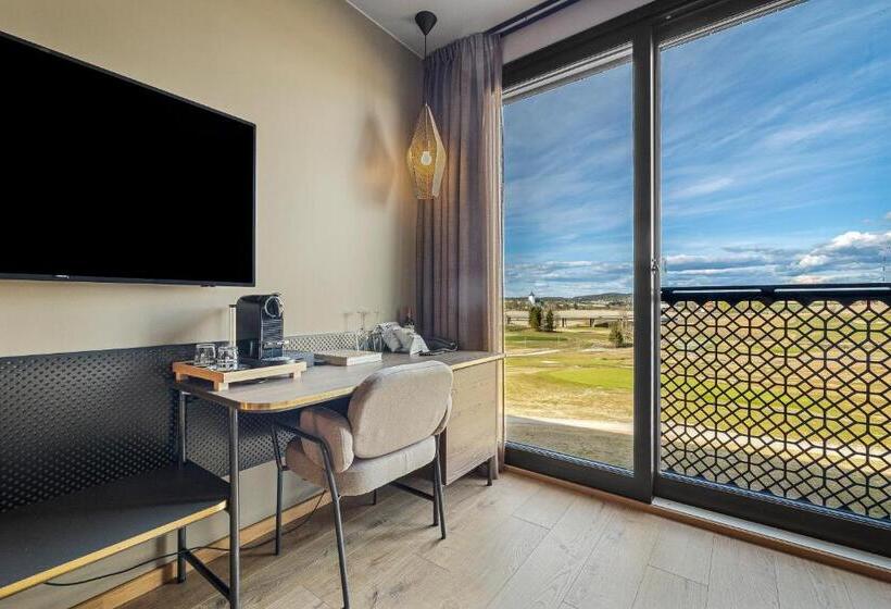 غرفة قياسية سرير كينج, Lily Country Club