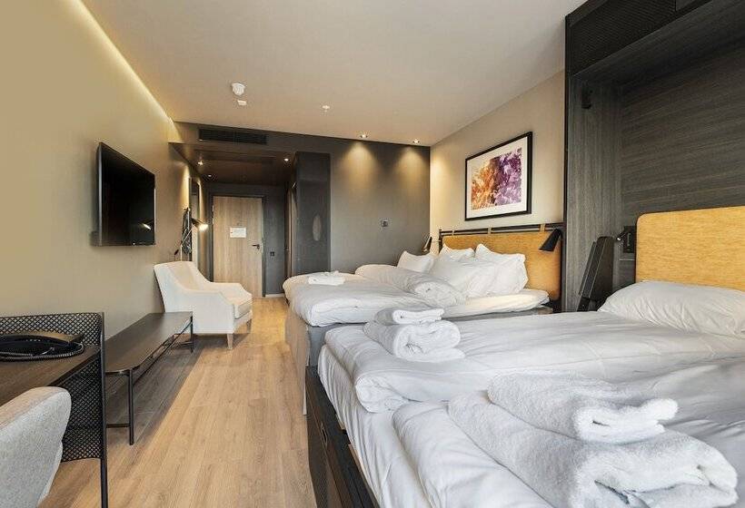 Семейный Номер, Lily Country Club