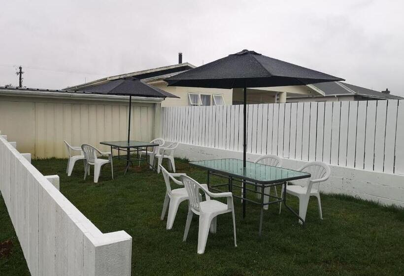 חדר סטודיו סטנדרד, Twin Coast Adventures