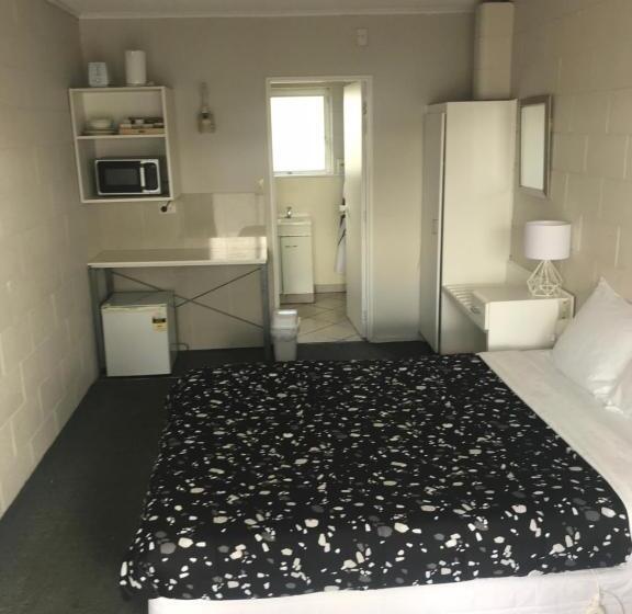 חדר סטודיו סטנדרד, Twin Coast Adventures