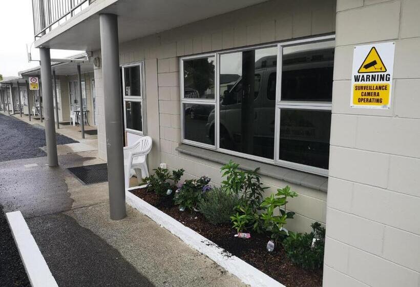 סטודיו דלוקס, Twin Coast Adventures