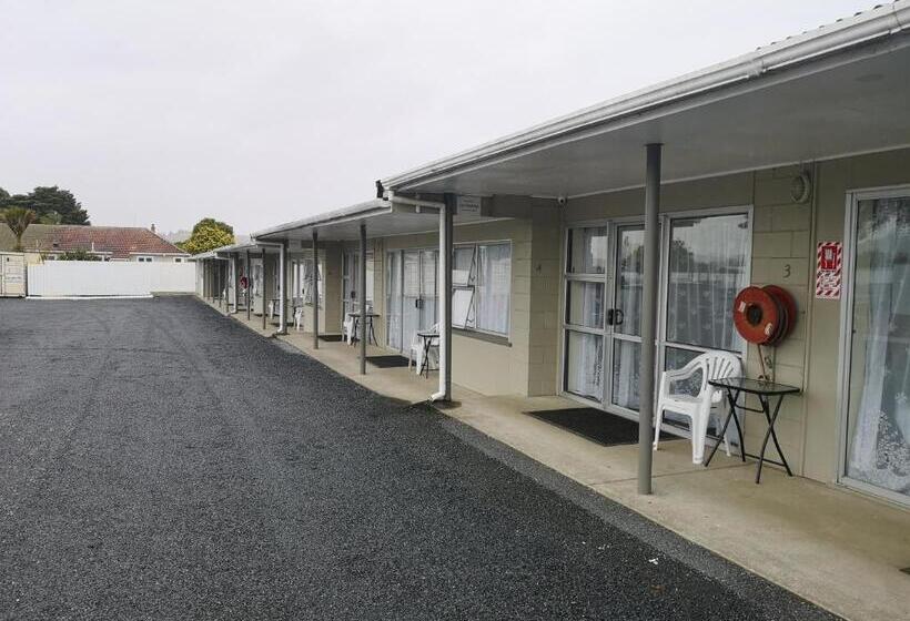 סטודיו דלוקס, Twin Coast Adventures