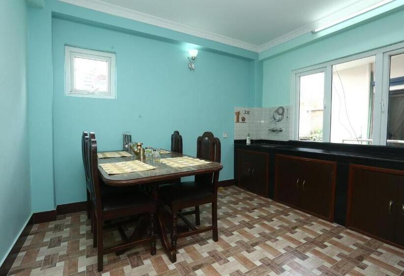 اتاق لوکس با بالکن, Delights Home