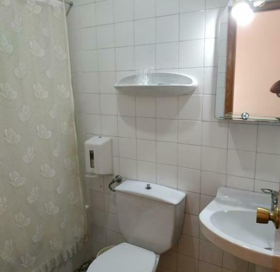 חדר אקונומי יחיד, Antolin Guest House