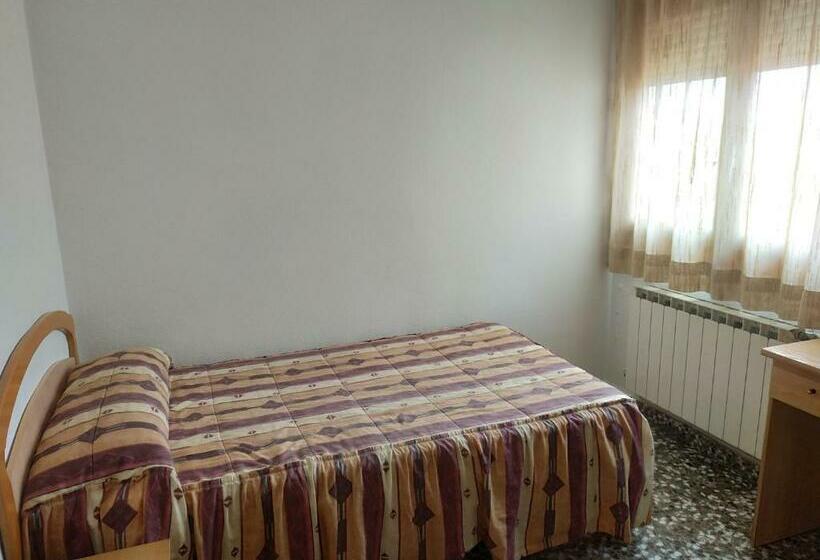 חדר אקונומי יחיד, Antolin Guest House