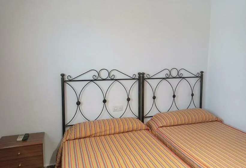 スタンダードトリプルルーム, Antolin Guest House