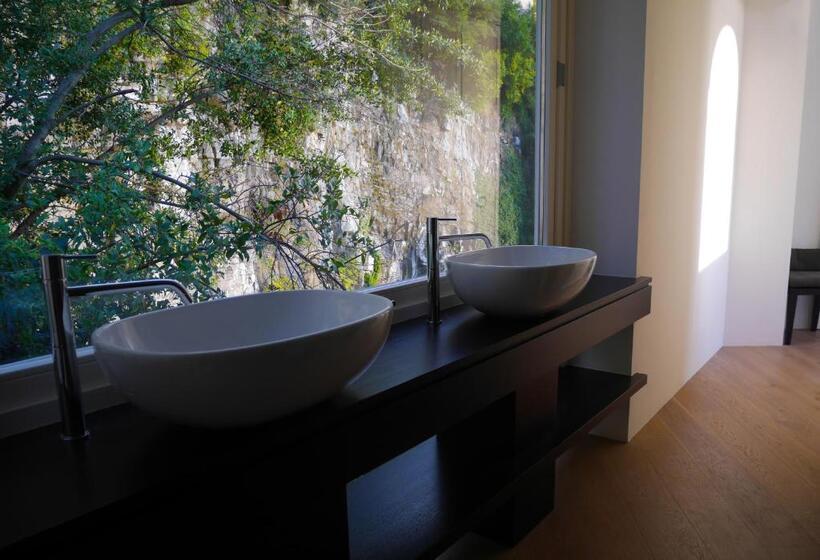 ‫فيلا غرفة نوم واحدة, Villa Làrio Lake Como