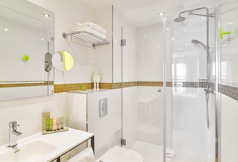 スーペリアールーム, Augustin Astotel