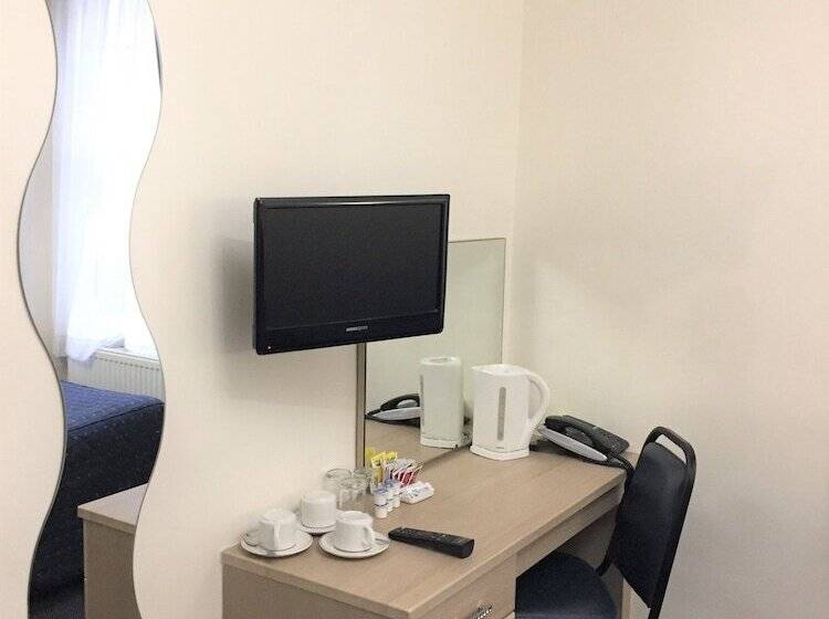 Номер Стандарт Трехместный, Aaraya London