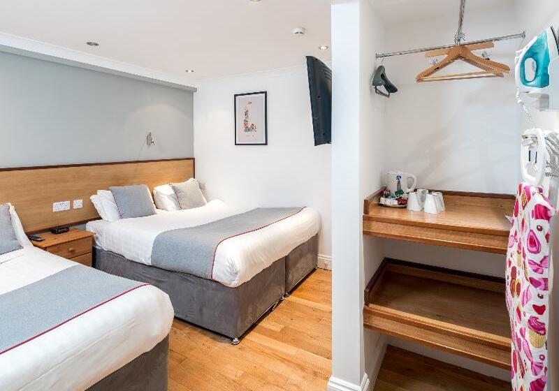 Четырехместный Номер Deluxe, Apollo Hotel Kings Cross