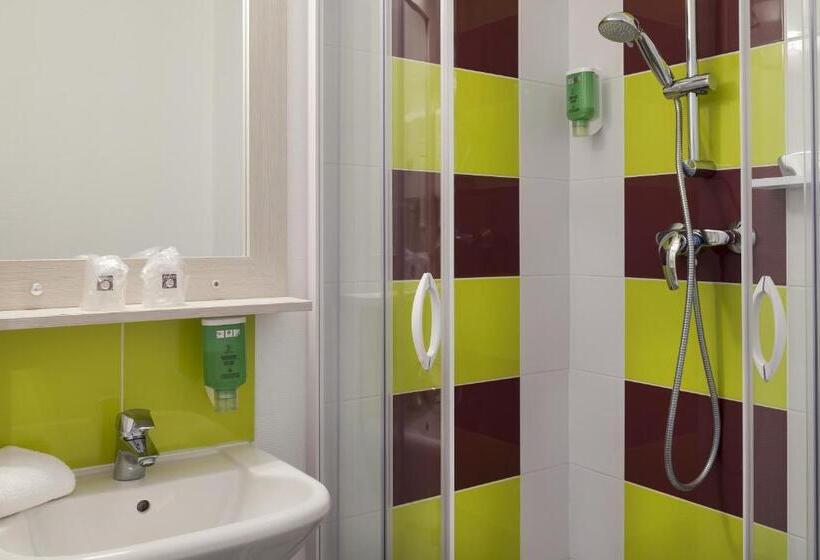 Номер Стандарт Трехместный, Comfort Hotel Orléans Olivet
