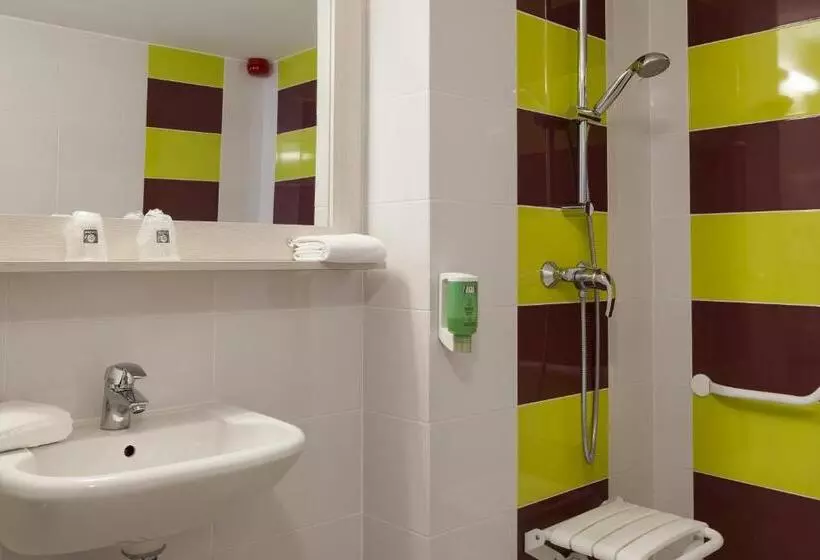 اتاق خانوادگی, Comfort Hotel Orléans Olivet