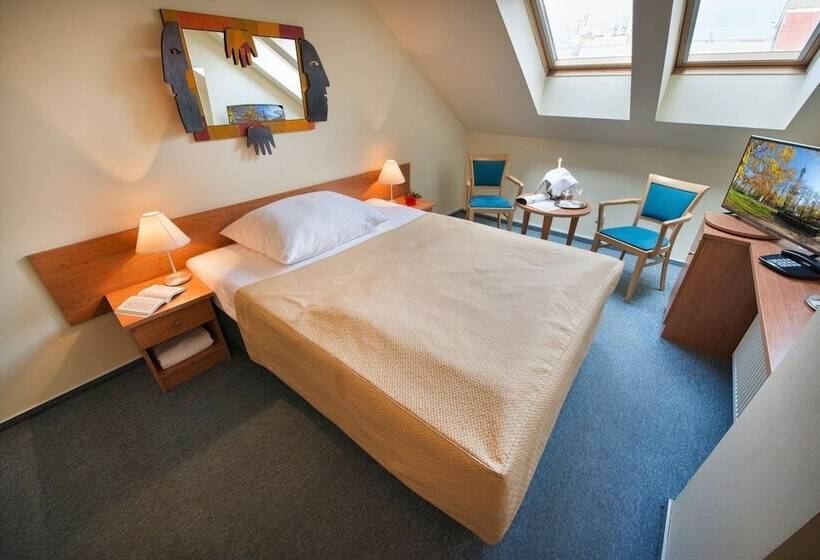 Quarto Estandar Individual, Ea Hotel Tosca