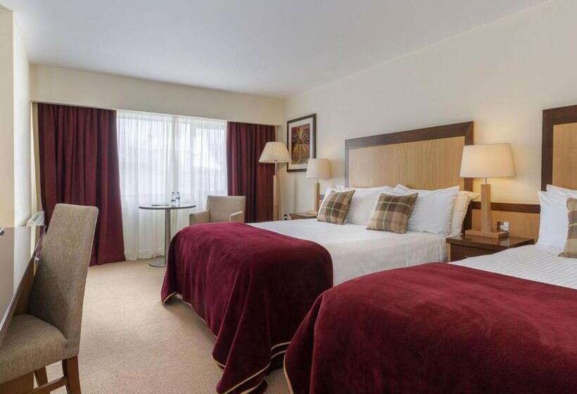 패밀리 룸, Headfort Arms