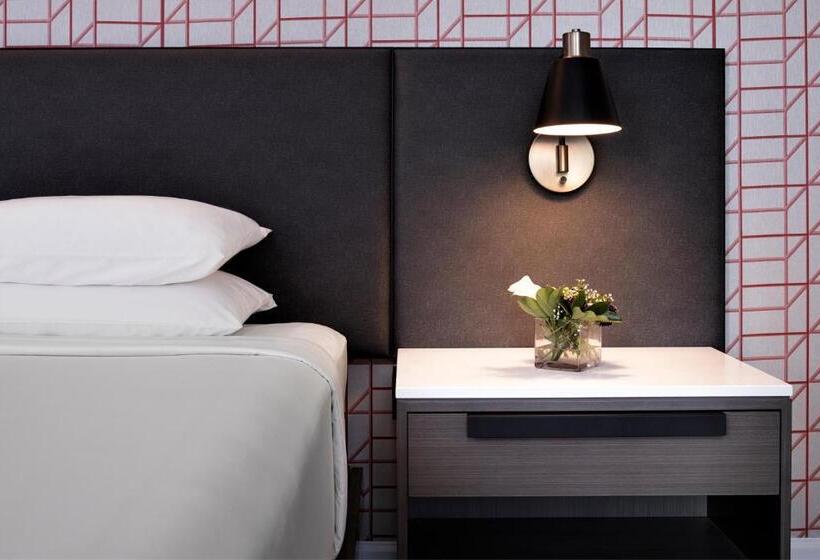 适合残疾人士使用的带超级大床的标准间, Hyatt Centric Downtown Minneapolis