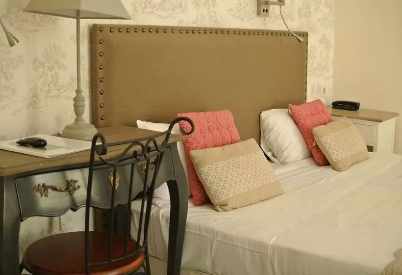 スタンダード４人部屋, Logis Hôtel Louise De Savoie