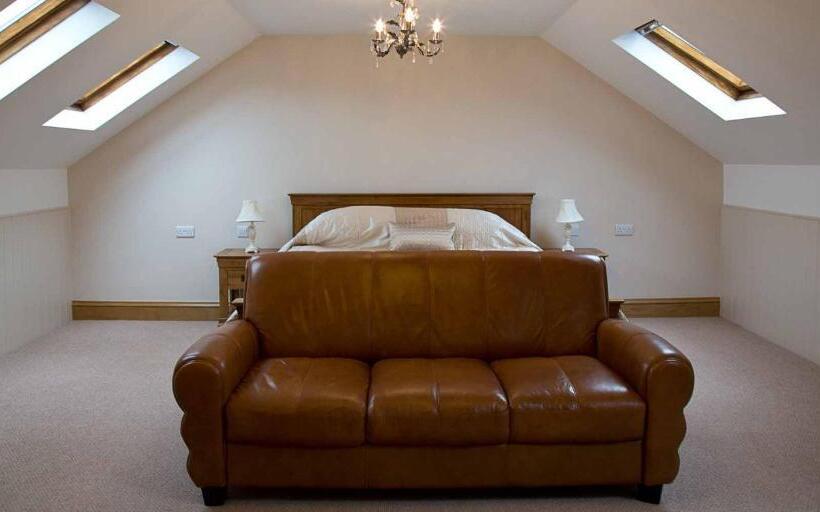 سوییت, Ox Pasture Hall