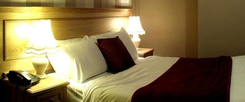 חדר סטנדרט לשלושה, Phoenix Park