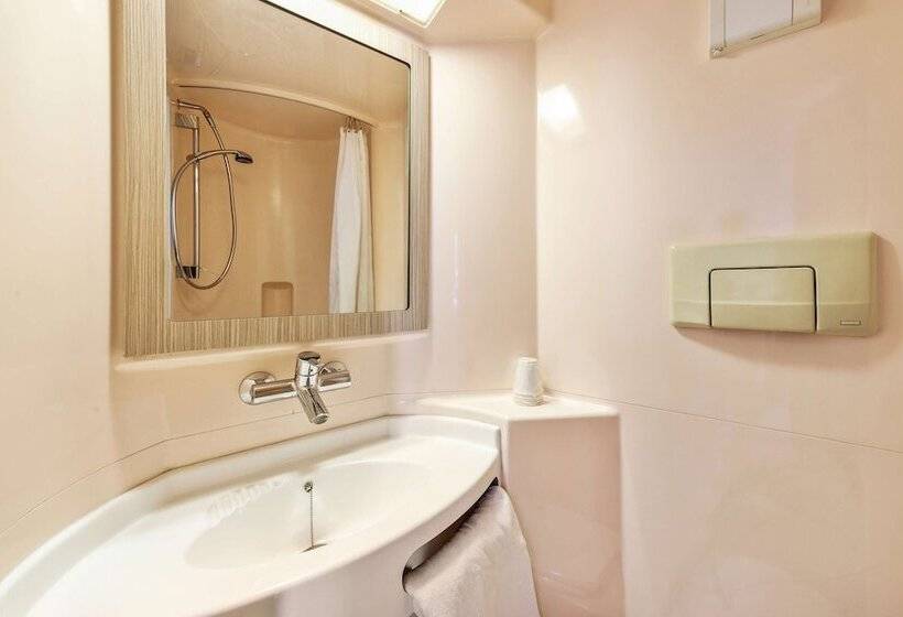 Номер Стандарт, Premiere Classe St Quentin En Yvelines Elancourt
