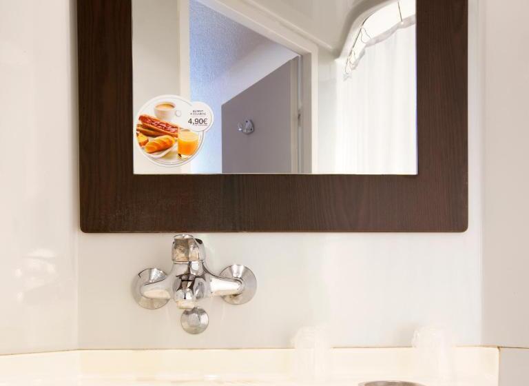 غرفة قياسية ثلاثية, Premiere Classe Tours Nord