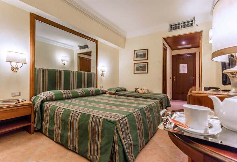 اتاق استاندارد سه نفره, Raeli Hotel Lazio