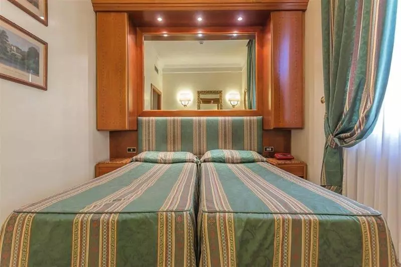 اتاق استاندارد یک نفره, Raeli Hotel Lazio