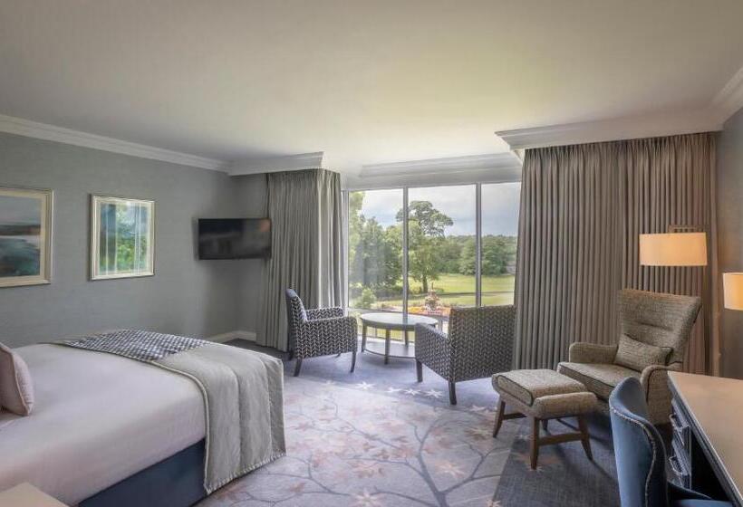 高级大房间, Slieve Russell