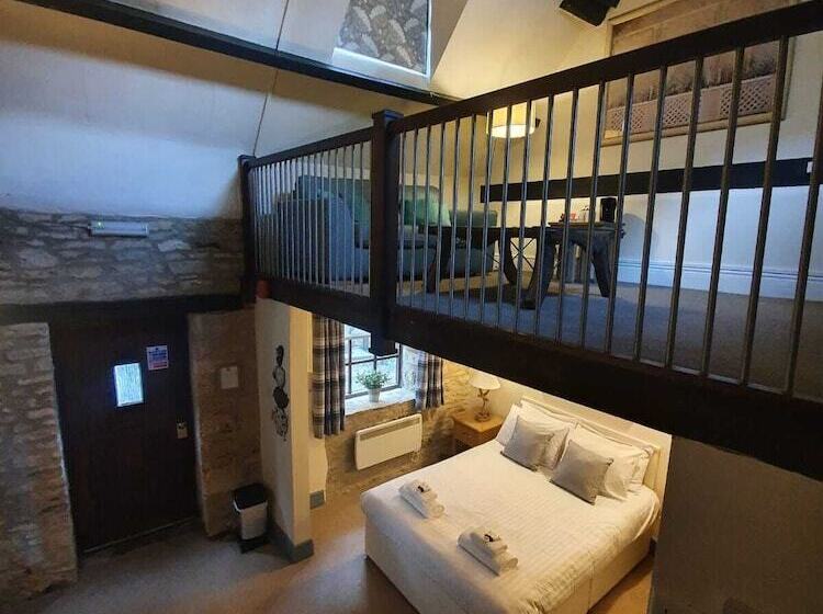 수피리어 룸, The Kings Arms