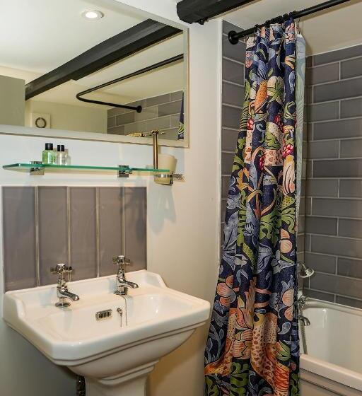 Номер Basic, The Old Mill