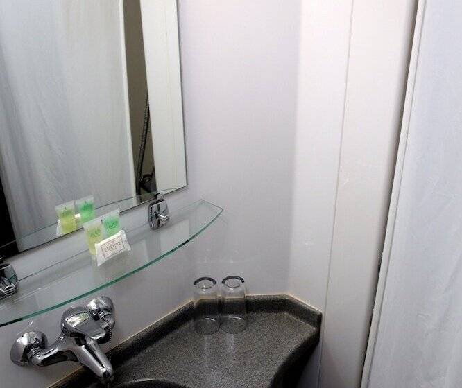 スタンダードシングルルーム, The Omega