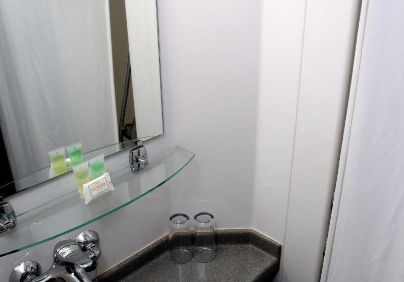 スタンダードシングルルーム, The Omega