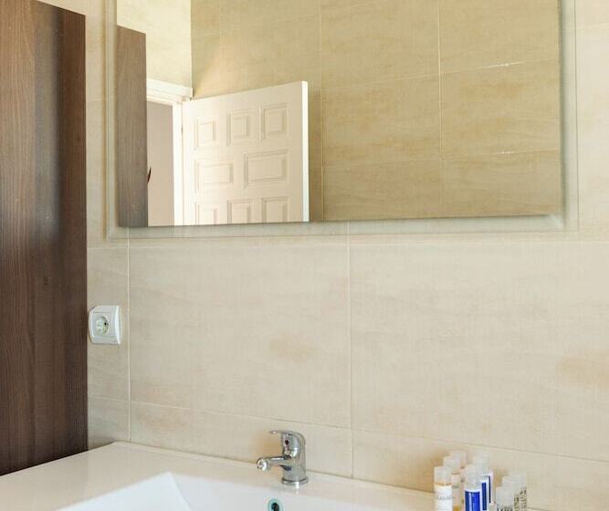 جناح مطلّ علي البحر, Victoria Sunset Suites