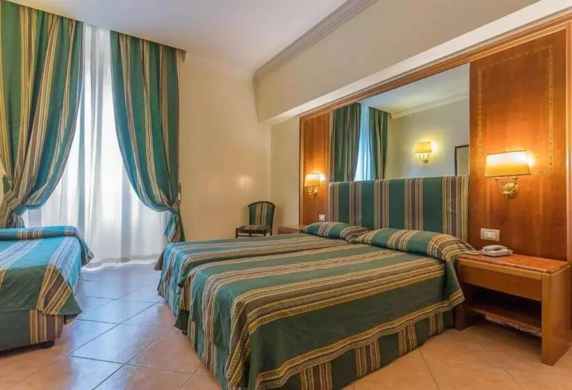 اتاق استاندارد سه نفره, Raeli Hotel Lazio