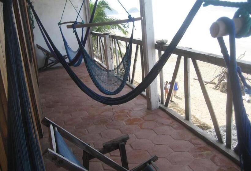 اتاق لوکس با بالکن و چشمانداز دریا, Posada Brisa Marina