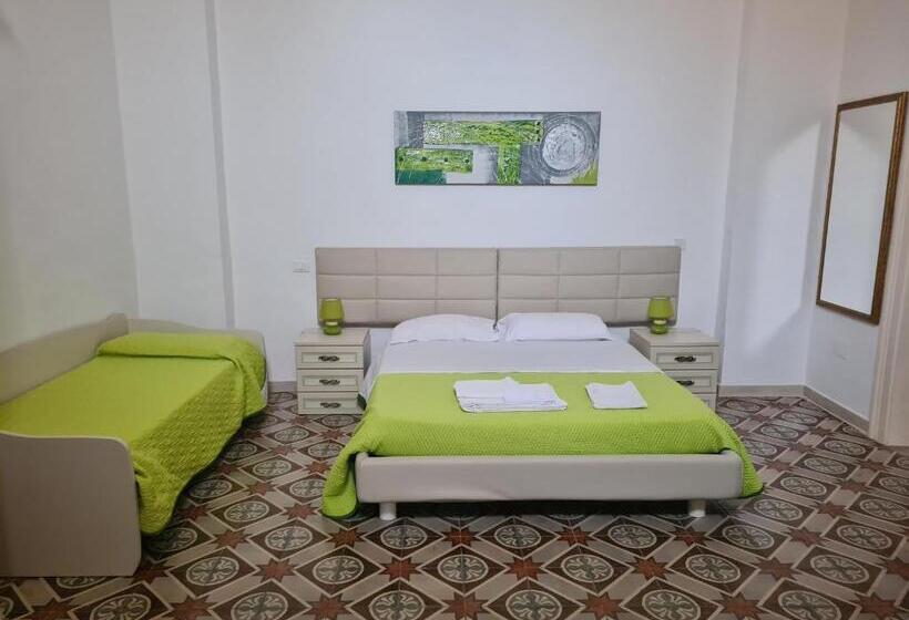 חדר סטנדרט לשלושה, B&b Il Ventaglio