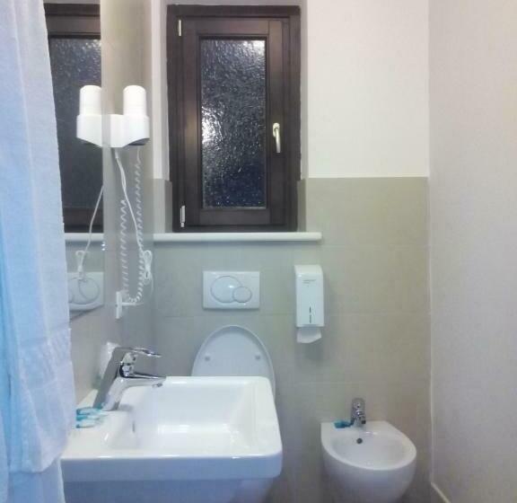 חדר סטנדרט לשלושה עם מרפסת, B&b Valle Gio