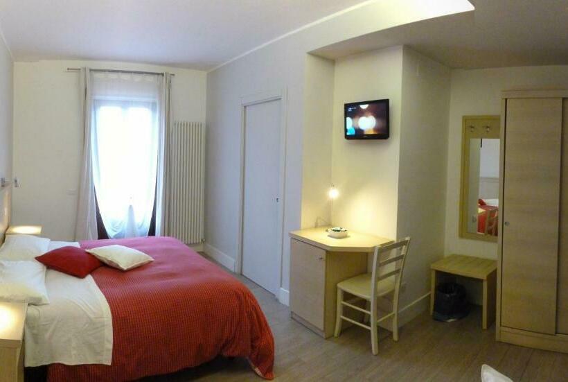 Трехместный Номер Стандарт с Балконом, B&b Valle Gio