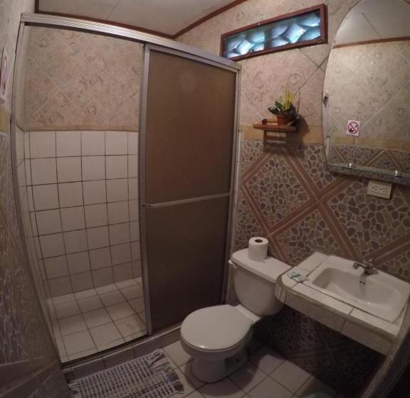 اتاق راحتی سه تخته, Cabinas Palmer Makanda