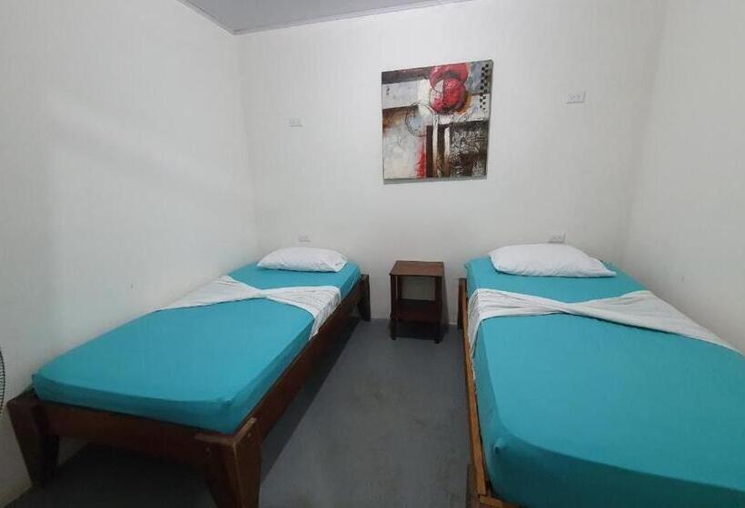 اتاق استاندارد با سرویس بهداشتی مشترک, Cabinas Palmer Makanda