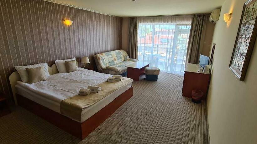 小型套房带阳台, Mirana Family