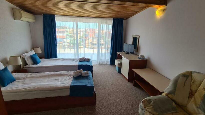 جناح جونيور مزوَّد بشرفة, Mirana Family