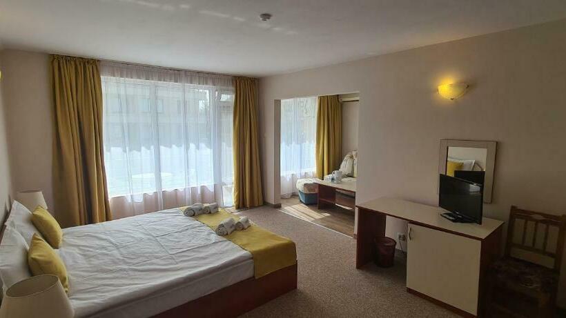 جناح جونيور مزوَّد بشرفة, Mirana Family