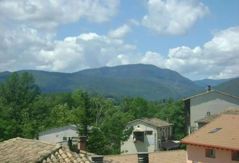 اتاق استاندارد, Hostal Pirineos Ainsa