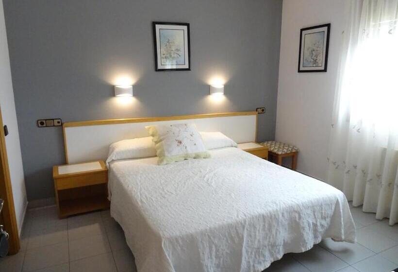스탠다드 룸 더블 침대, Hostal Pirineos Ainsa