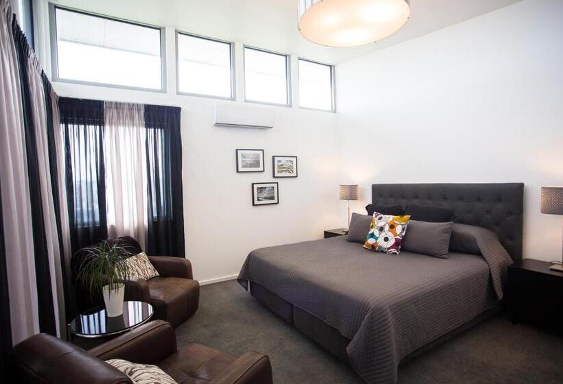 סוויטה, Starhaven Retreat