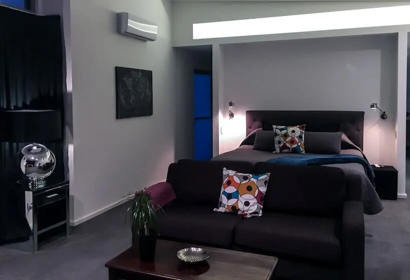 スイート, Starhaven Retreat