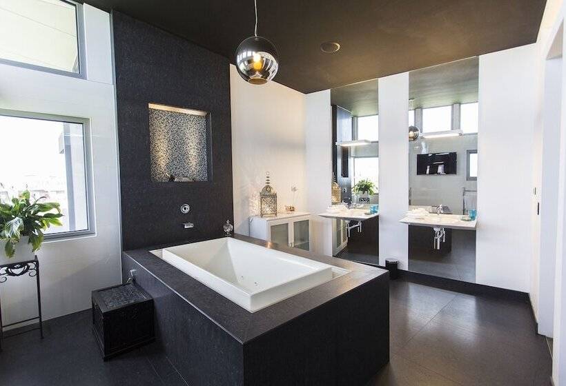 סוויטה, Starhaven Retreat