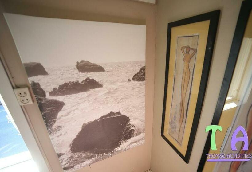 스탠다드 룸 공동 욕실, Tromso Activities Hostel