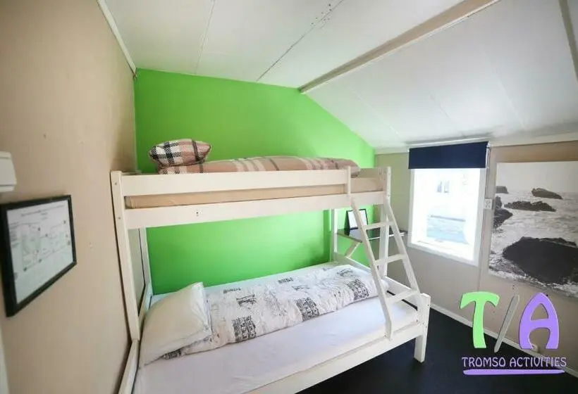 اتاق استاندارد با سرویس بهداشتی مشترک, Tromso Activities Hostel