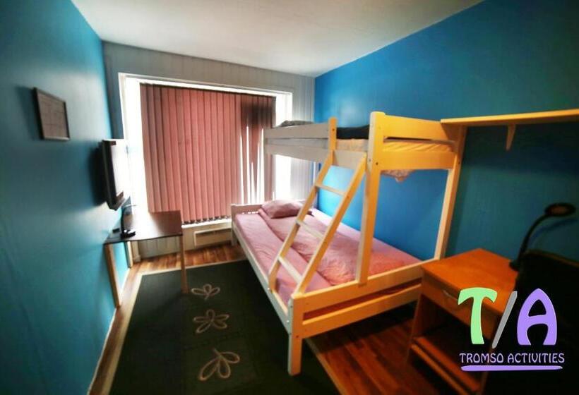스탠다드 룸 공동 욕실, Tromso Activities Hostel